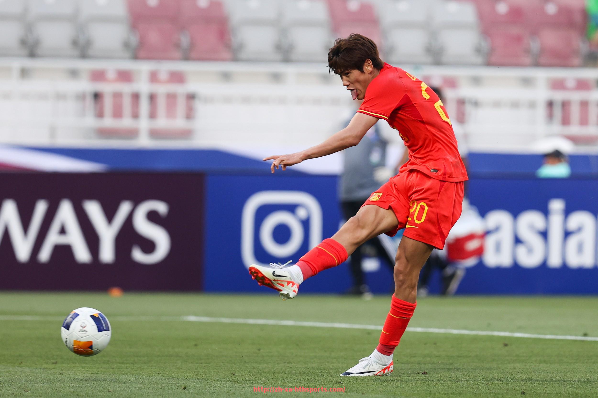 华体会hth登录入口-法甲最佳战术阵容及各位置球员表现分析